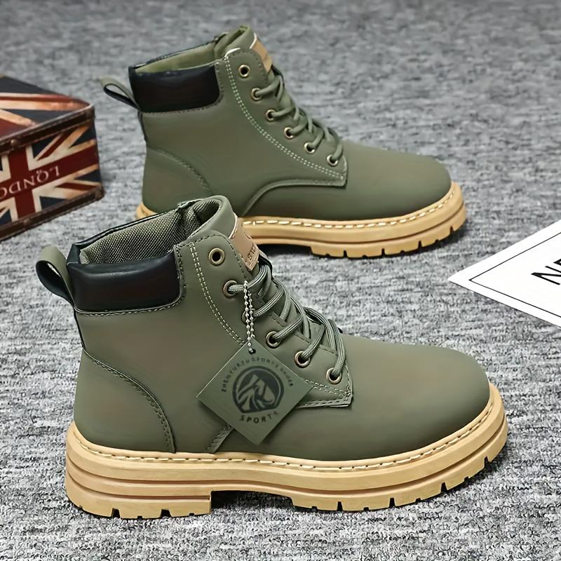 A Pair Of Men's Sports And Leisure Boots, Comfortable Lining Thick-soled Boots, Fashionable Men's Outdoor Leisure Vacation Shoes