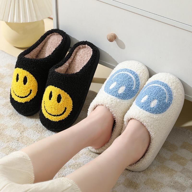 Womens Cartoon Smile Face Slippers Soft Plush Slippers Retro Preppy Slippers Happy Face Slippers Slip-on Cozy Indoor Outdoor Walking Shoes for Winter