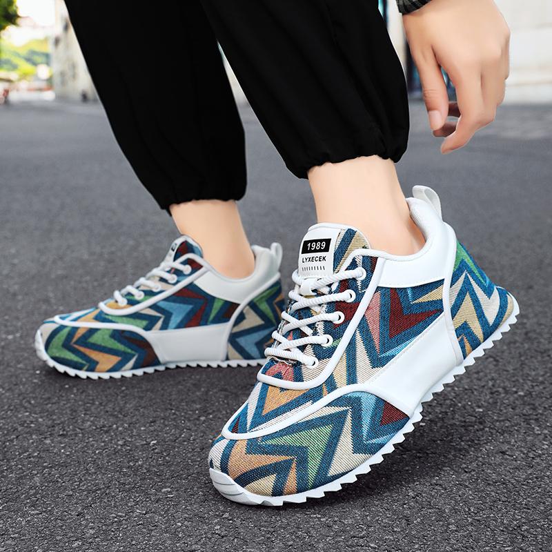 Men's fashionable running shoes are breathable, lightweight, comfortable, thick soled, elastic, casual sports shoes, wear-resistant, anti slip, strong traction, trendy basketball shoes