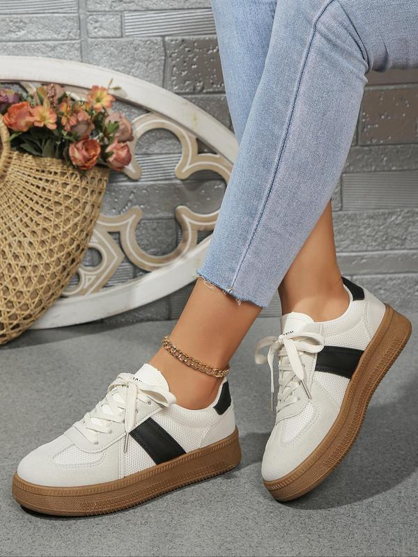 Women's Letter Patched Lace Up Low Top Skate Shoes, Casual Comfortable Platform Shoes for Daily Wear, Female Round Toe Shoes for All Seasons, for Fall