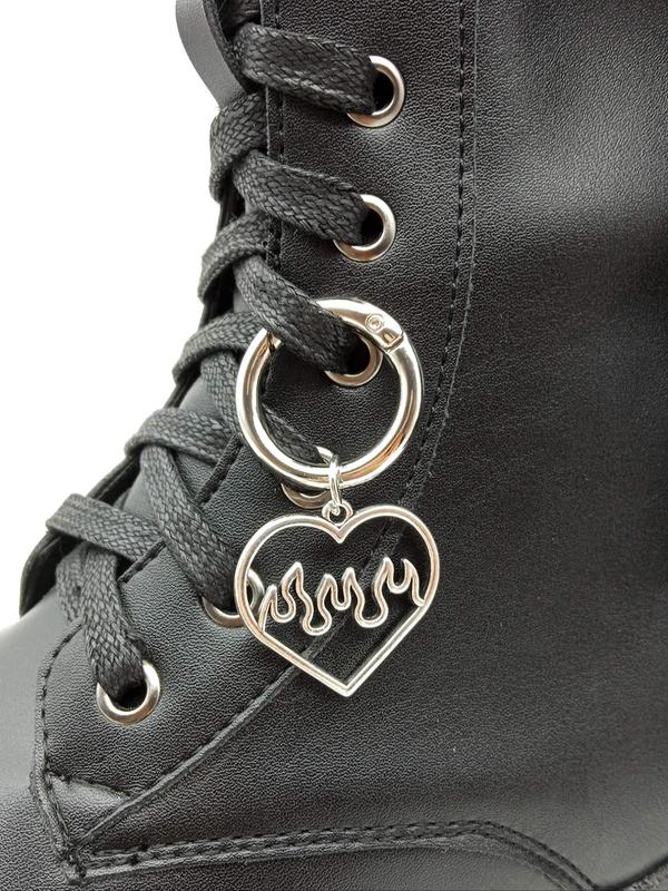 Punk Style Heart Shaped Pendant Shoe Charms, Fashionable Shoes Decorations for Women & Men, Trendy All-match & Exquisite Shoes Decorations for Birthday Gift