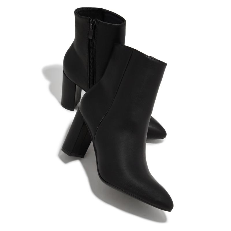 Social Season Block Heel Ankle Boots - Black