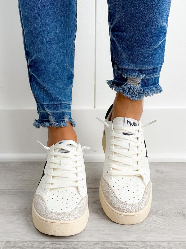 Distressed Star Detail Sneakers