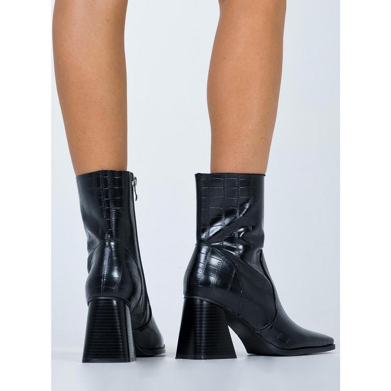 Michelle Boots Black