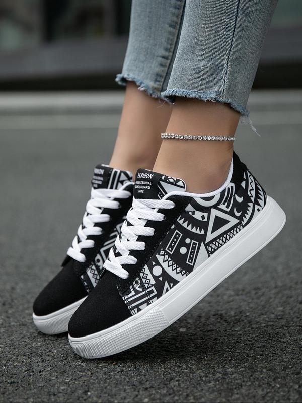 Women's Fashionable Random Patchwork Pattern Lace Up Low Top Sneakers, 1 Pair Casual Comfortable Round Toe Sports Shoes, Female All-match Skate Shoes for Daily Wear