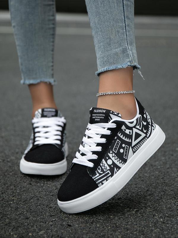 Women's Fashionable Random Patchwork Pattern Lace Up Low Top Sneakers, 1 Pair Casual Comfortable Round Toe Sports Shoes, Female All-match Skate Shoes for Daily Wear