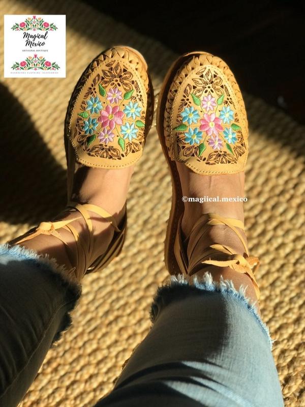 Huarache Sandals lace up embroidered  Mexican huarache for women  huarache artesanal de mujer  boho hippie sandals  Mexican sandals women