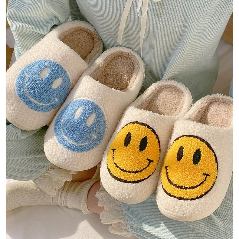 COMFORTABLE MEN'S AND WOMEN'S SMILEY FACE PATTERN SLIPPERS - Ultra soft, plush, non-slip, breathable, cozy, warm, indoor-outdoor shoes for daily casual wear - Cartoon pattern, round toe, TPR sole, fabric upper and insole, suitable for all seasons