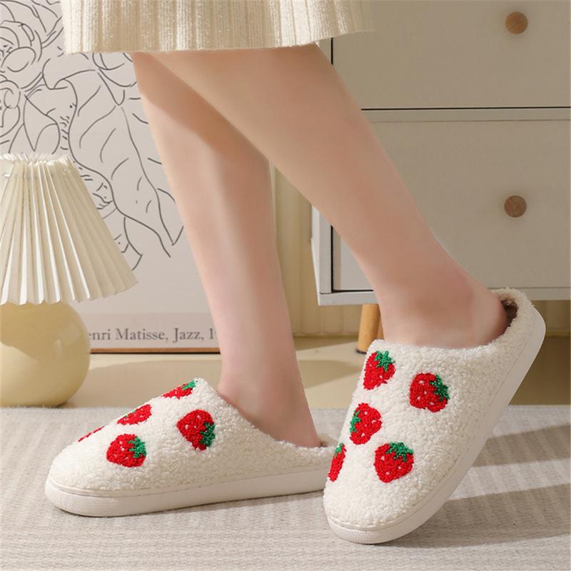 Women Slippers Cute Pattern Big Heart Strawberry Warm Soft Bedroom Shoes Fuzzy Closed Toe Sandals Non Slip House Bedroom Slippers Winter Indoor Outdoor Slipper